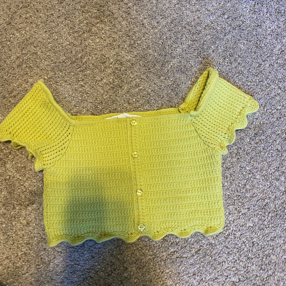 Green Zara knit button done short sleeve